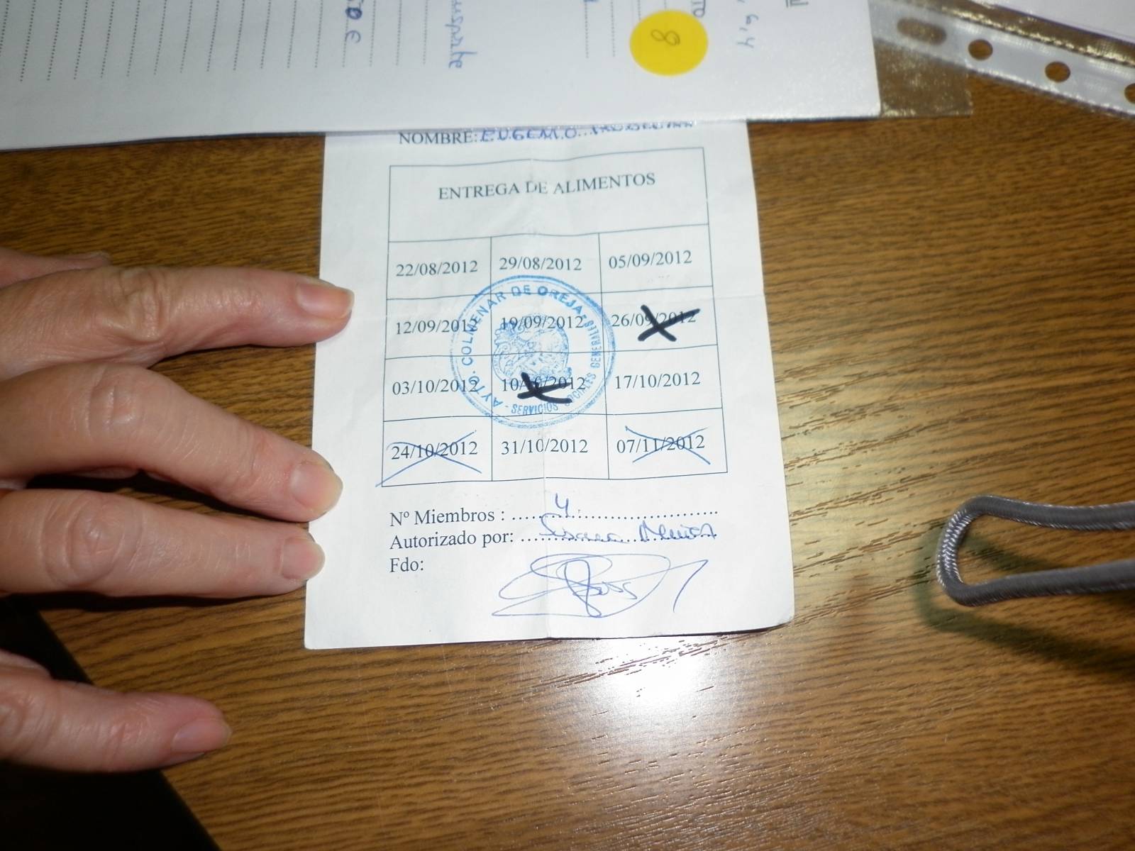 Cáritas 4 Cartillas de una persona sin recursos