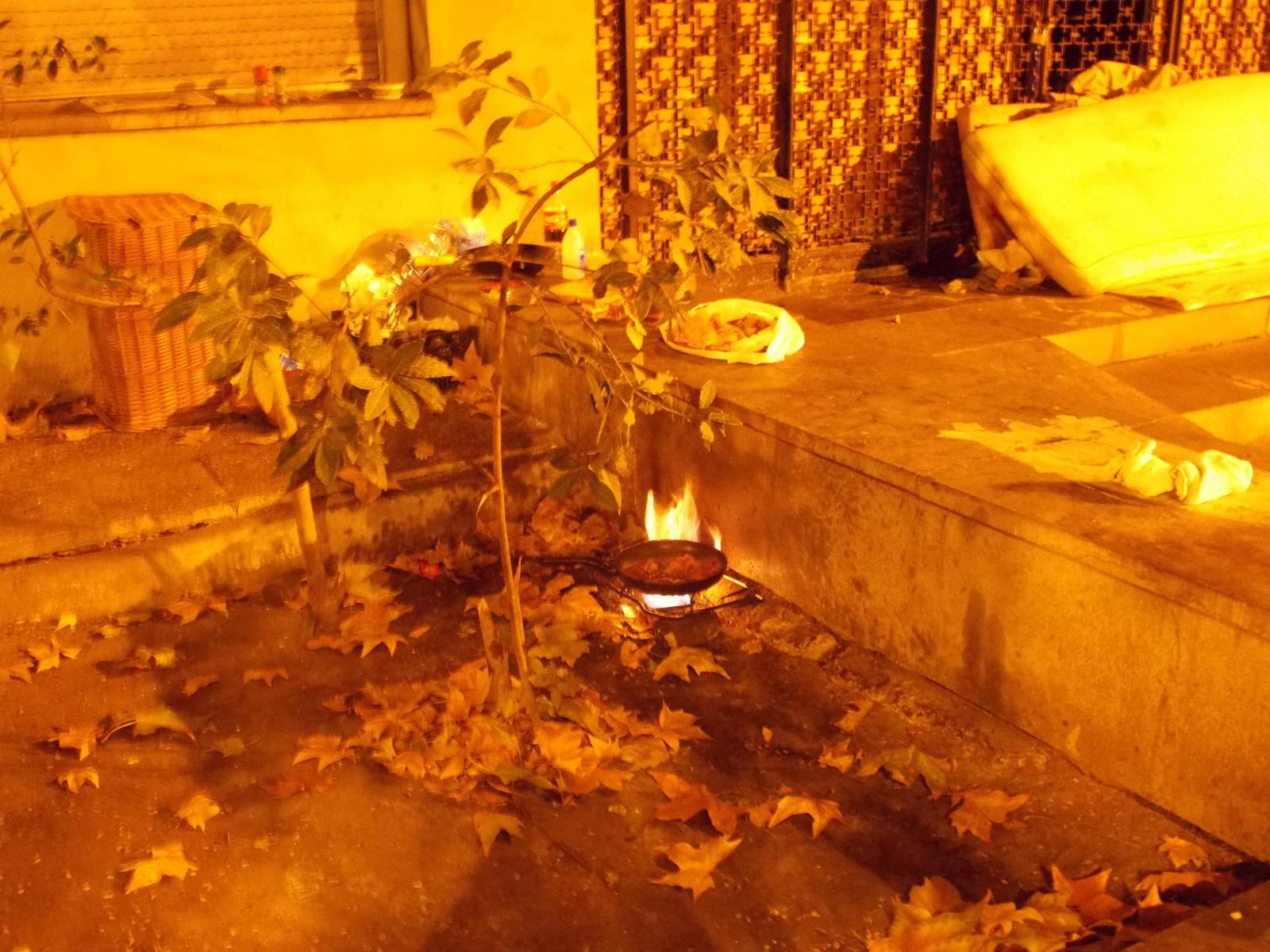 Falla 002 Este pequeño rincón hace las veces de cocina