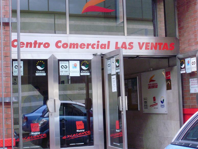 Mercado de Ventas El Mercado de Ventas, con sus puertas abiertas