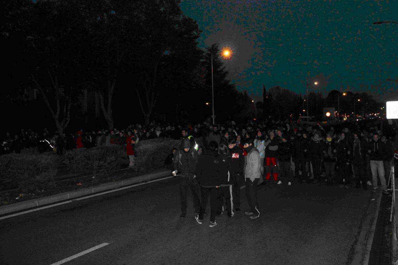 complutense Manifestantes cortan la Avenida Complutense