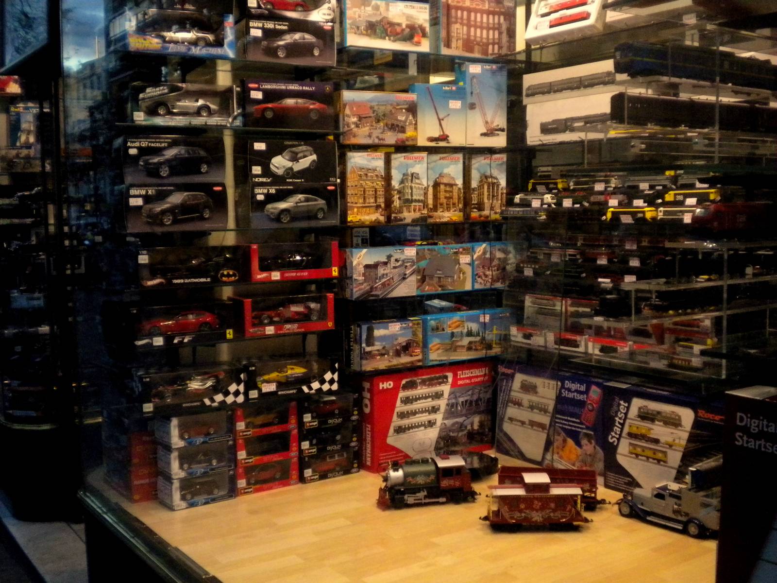 Detalle de escaparate Los productos de Matey en detalle