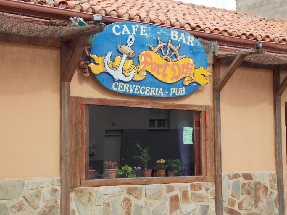 port dry Cervecería-pub regentada por Pepe, el hermano de Agustín Delicado. Foto: F.D-I.