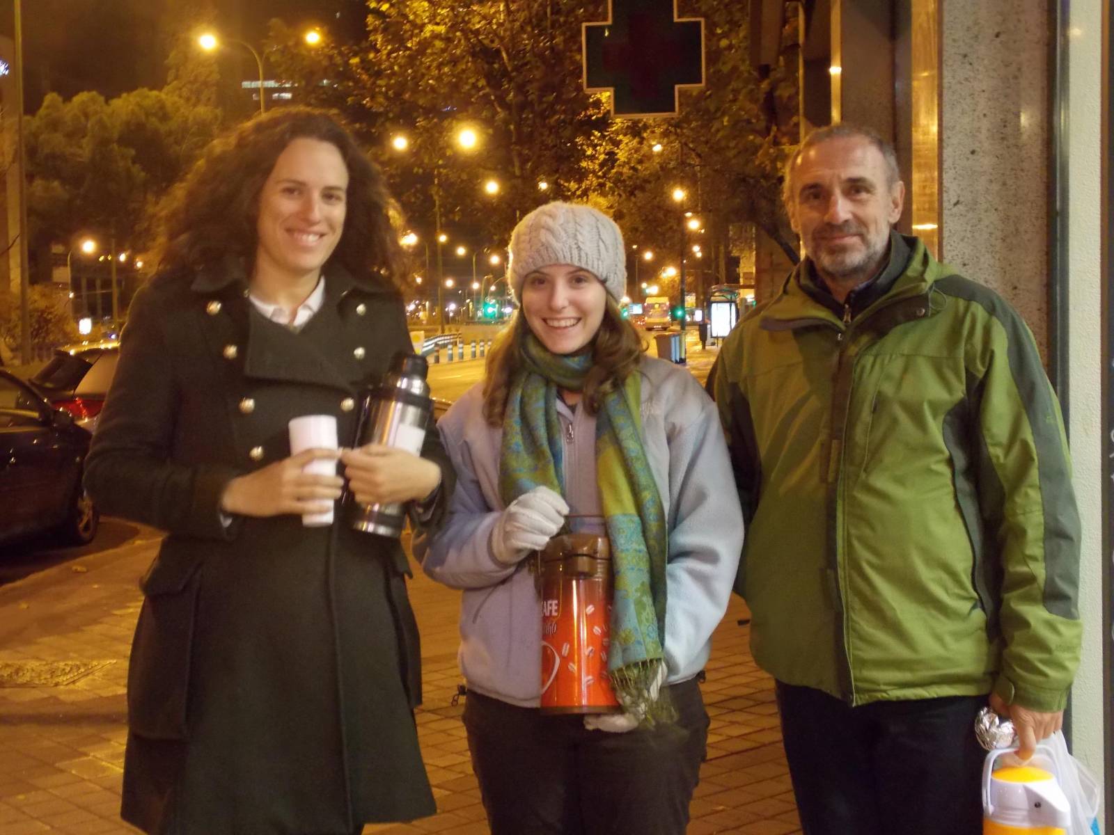 BOKATAS 031 De izquierda a derecha: Álex, Michelle y Julián, tres voluntarios bokateros