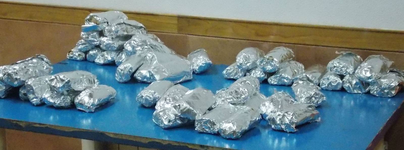 Bokatas pix Bokatas envueltos en papel de plata, listos para repartir