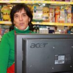 La farmacéutica inculcó los valores del trabajo a su hija La farmacéutica inculcó los valores del trabajo a su hija