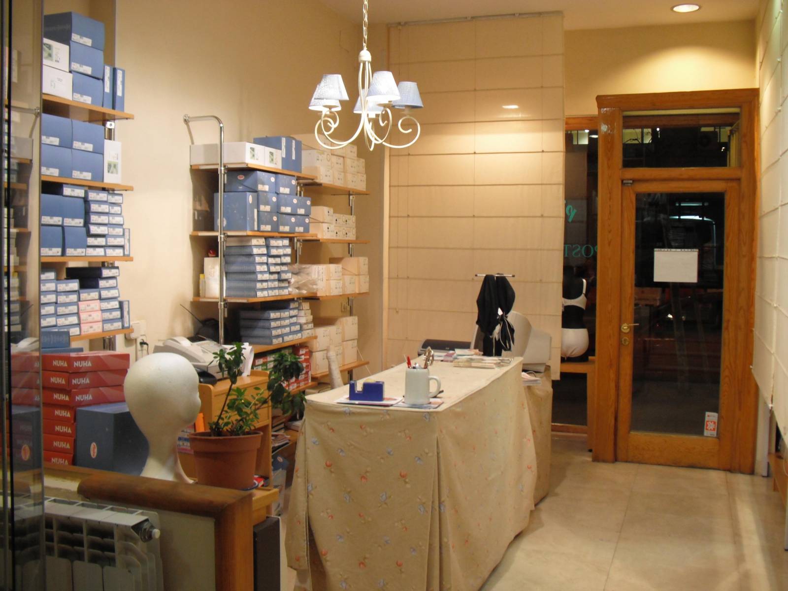 Dentro de la tienda Interior de la tienda de Pilar Martínez