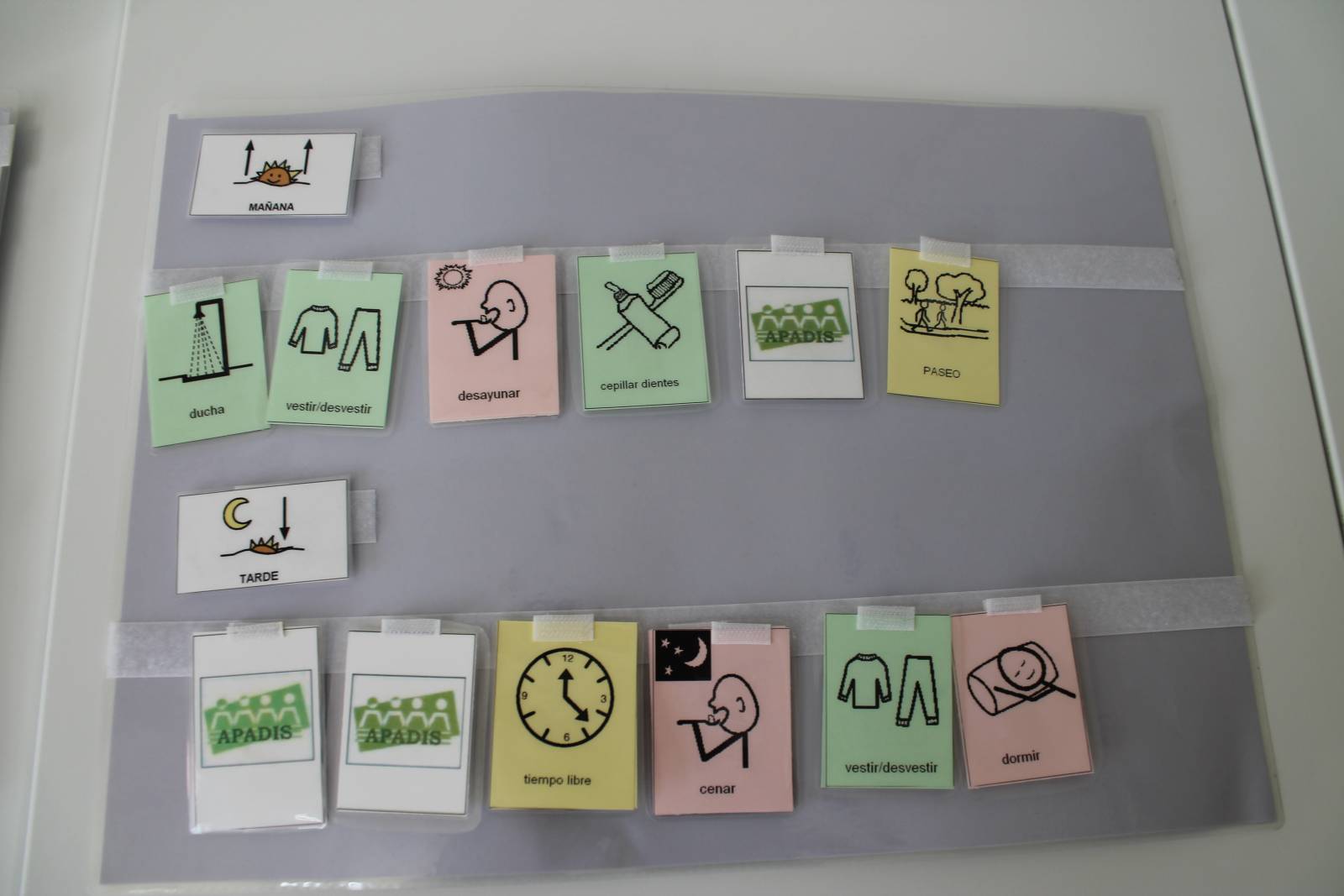 Un día cualquiera a traves de pictos Un día cualquiera a traves de pictos