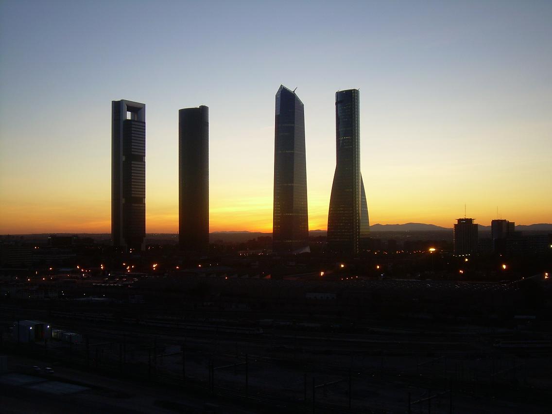 4 torres de dia De izquierda a derecha, las torres Bankia, PwC, de Cristal y Espacio. Foto: C.C.O.