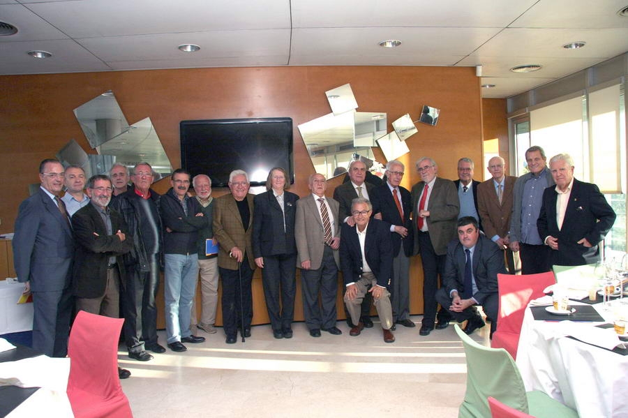 AVPYETUR Cruz Román, bien rodeado en la comida-homenaje organizada por avpyetur