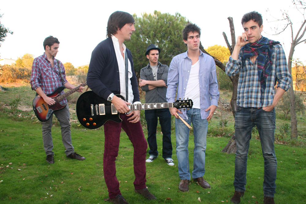 Mirrors exteriores Los cinco integrantes de Mirrors Frecquency en 2011. Foto: web oficial