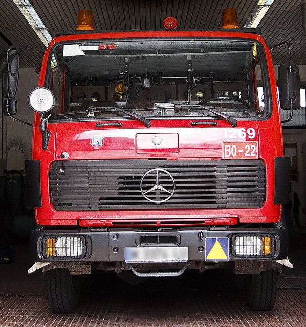 Camión Parque Móvil Un camión de Bomberos en Manuel Becerra, listo para efectuar cualquier emergencia.