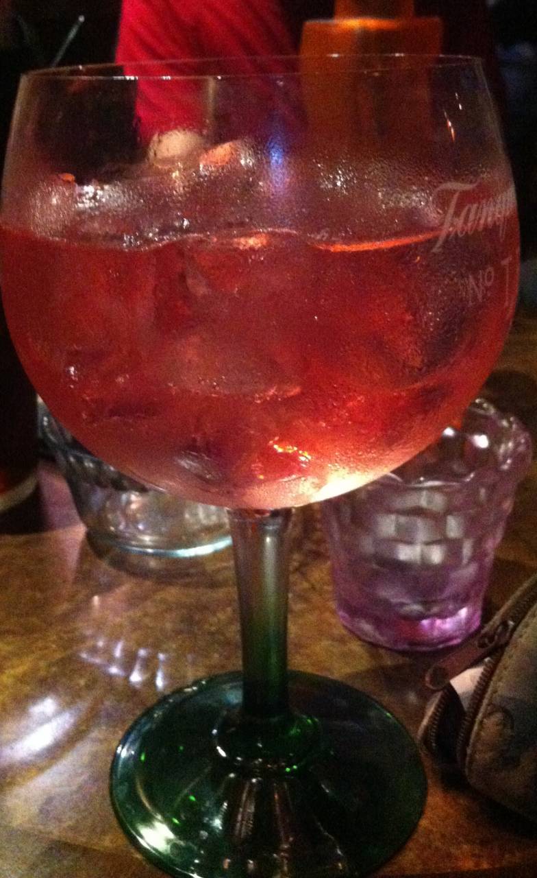El gin tonic exótico vive su boom, como el aldrillo. ¿Es otra burbuja? El gin tonic exótico vive su boom, como el aldrillo. ¿Es otra burbuja?