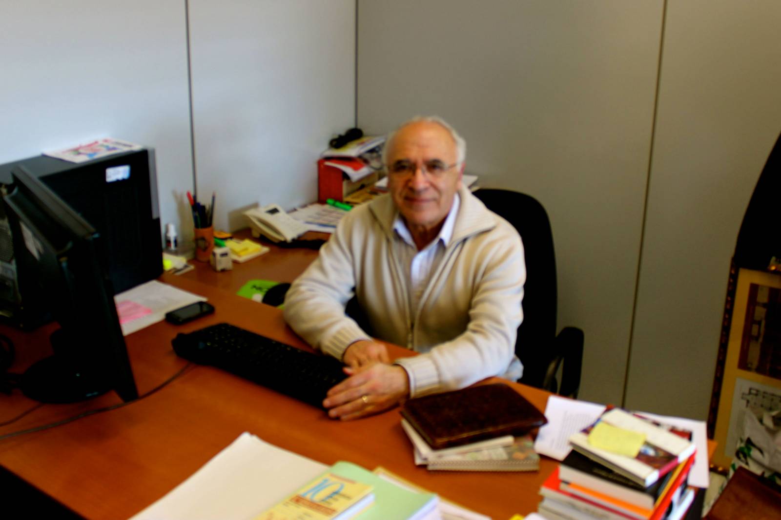 El profesor Tamayo muestra su disgusto con la respuesta de la Iglesia ante la crisis El profesor Tamayo muestra su disgusto con la respuesta de la Iglesia ante la crisis