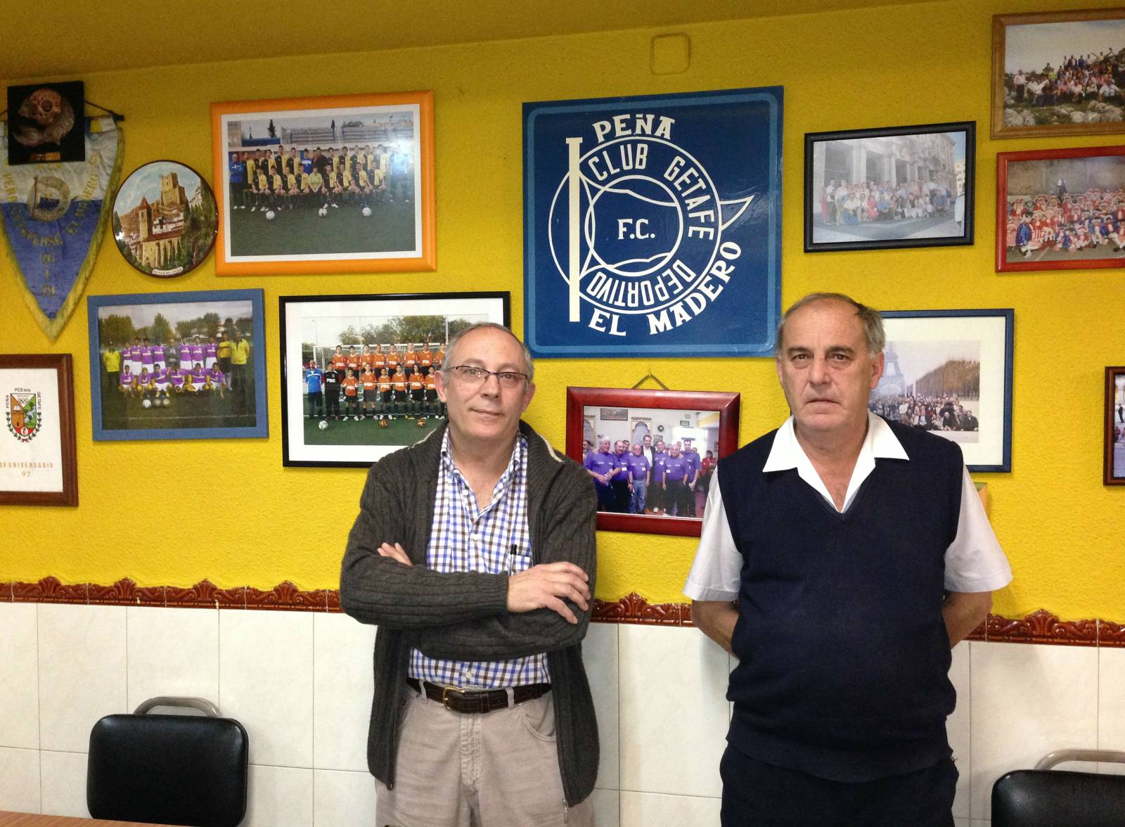 Vicente García y Miguel Sánchez (titular y presidente de la Peña El Madero). Foto: E.J. Vicente García y Miguel Sánchez (titular y presidente de la Peña El Madero). Foto: E.J.