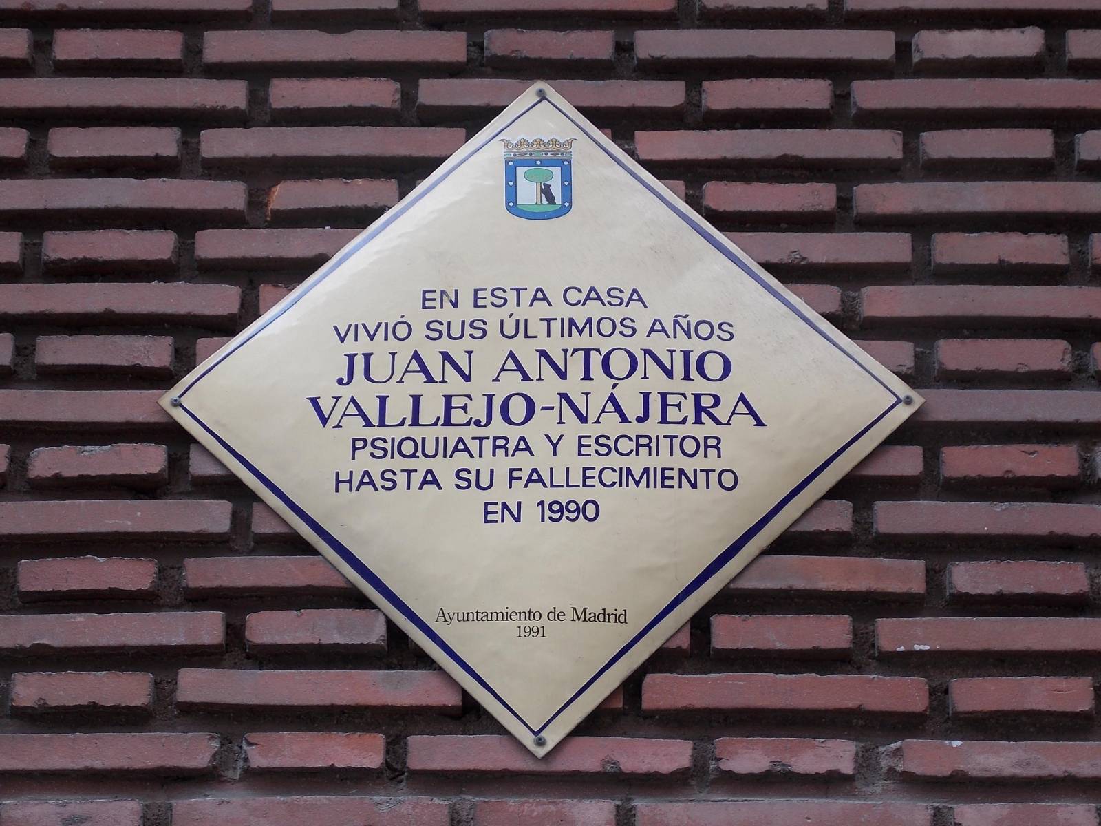 Placas 004 Calle Santiago Bernabéu, 5