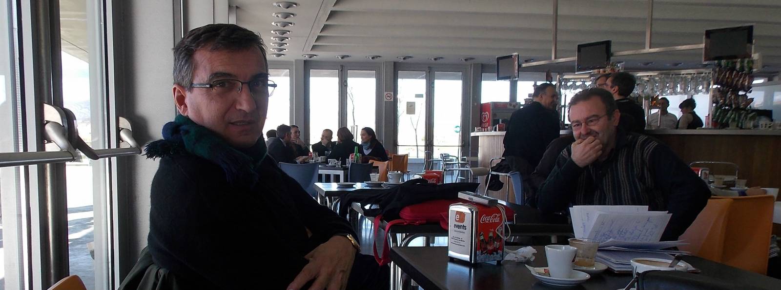 RoviraPIX El reportero Bru Rovira en la cafetería del Congreso. Fotos: F. D-I.