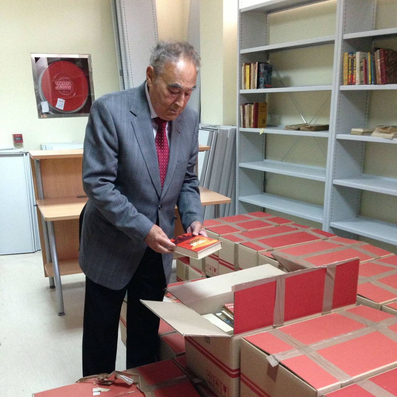 Los libros aguardan en cajas su destino definitivo Los libros aguardan en cajas su destino definitivo