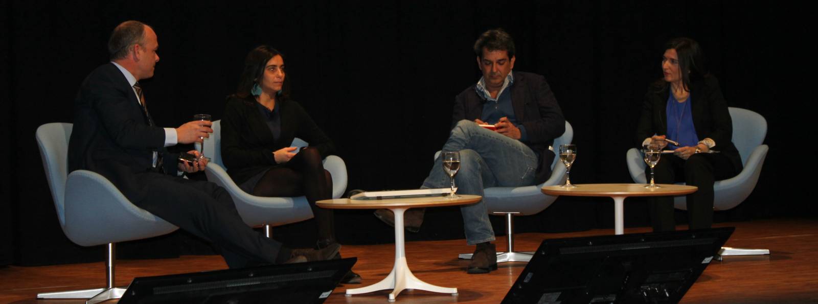 Los tres corresponales analizan cómo trabajan los medios en Francia, Inglaterra y Alemania Los tres corresponales analizan cómo trabajan los medios en Francia, Inglaterra y Alemania