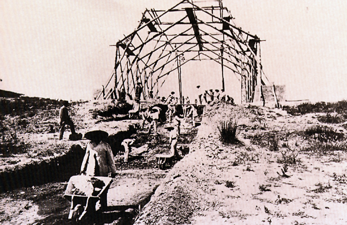 Las obras de construcción de uno de los hangares del Parque de Aerostación Las obras de construcción de uno de los hangares del Parque de Aerostación