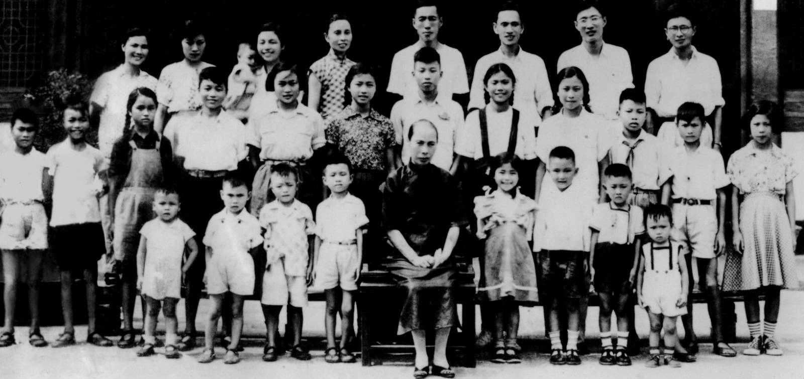 La familia del abuelo banquero de Marco Wang La familia del abuelo banquero de Marco Wang