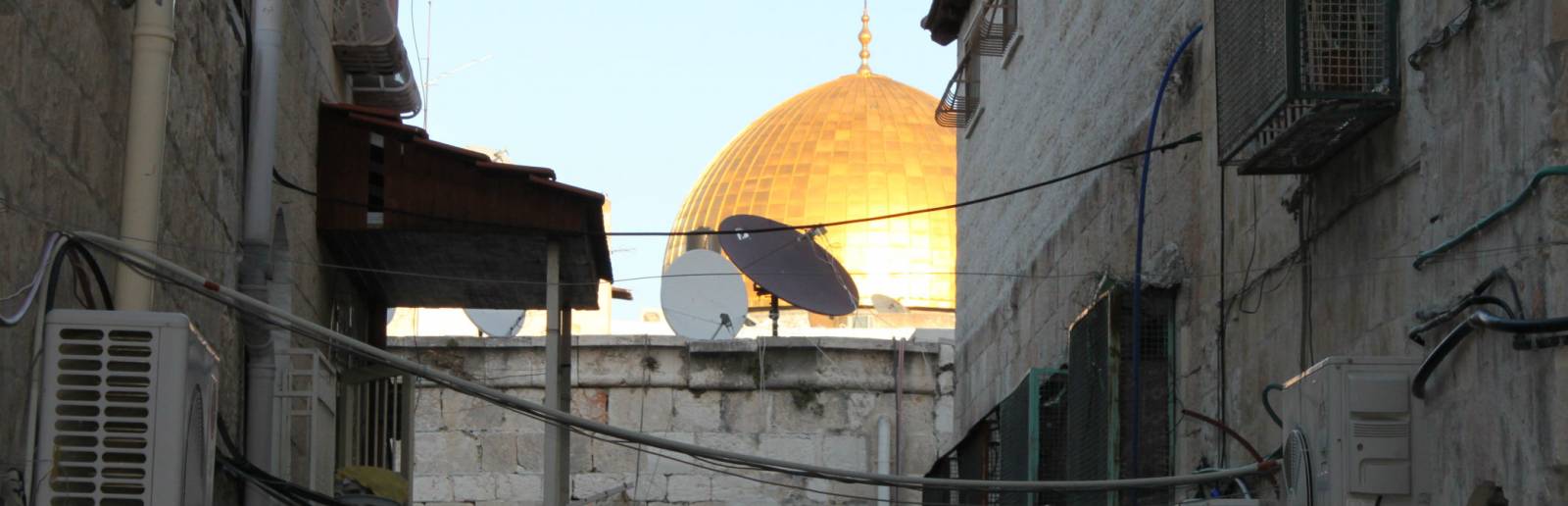 Foto de la Jerusalén, ciudad santa, al otro lado del «check point» de Qalandia. Foto: I.M.B Foto de la Jerusalén, ciudad santa, al otro lado del «check point» de Qalandia. Foto: I.M.B
