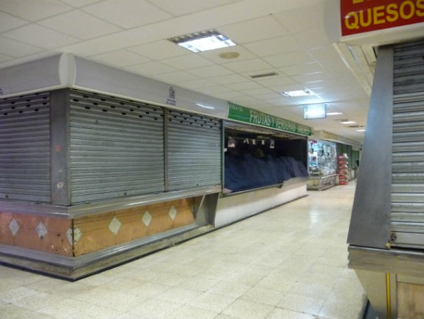 El Mercado Municipal de Pacífico solo conserva 42 puestos de los 240 disponibles. Foto: M. R.