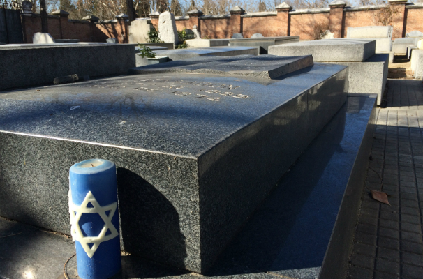 Vela cementerio judío