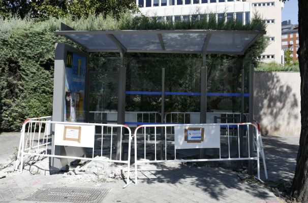 El plazo para finalizar las obras de las marquesinas debía finalizar en octubre. Foto: J.R.Ladra