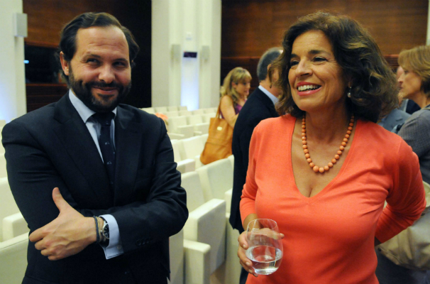 Diego Sanjuanbenito, vicepresidente de la EMT, junto a la alcaldesa de Madrid, Ana Botella. Foto: www.madrid.es