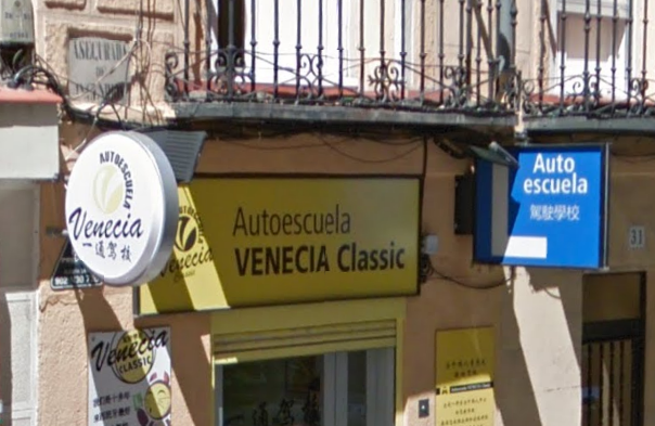 Autoescuela en la calle Leganitos