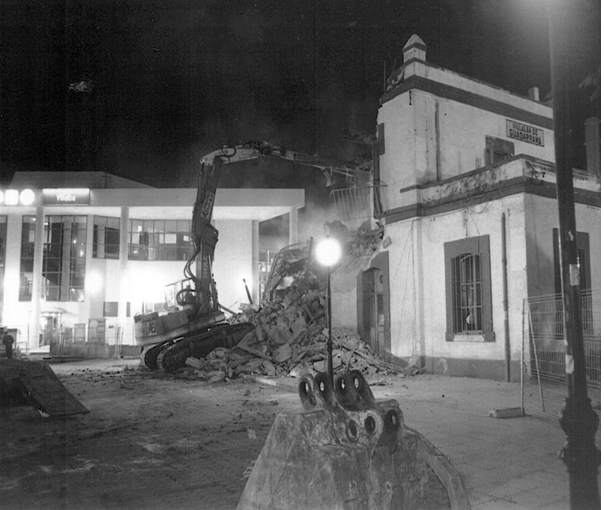 Demolición de la antigua estación. Foto: https://cvprogresista.wordpress.com/